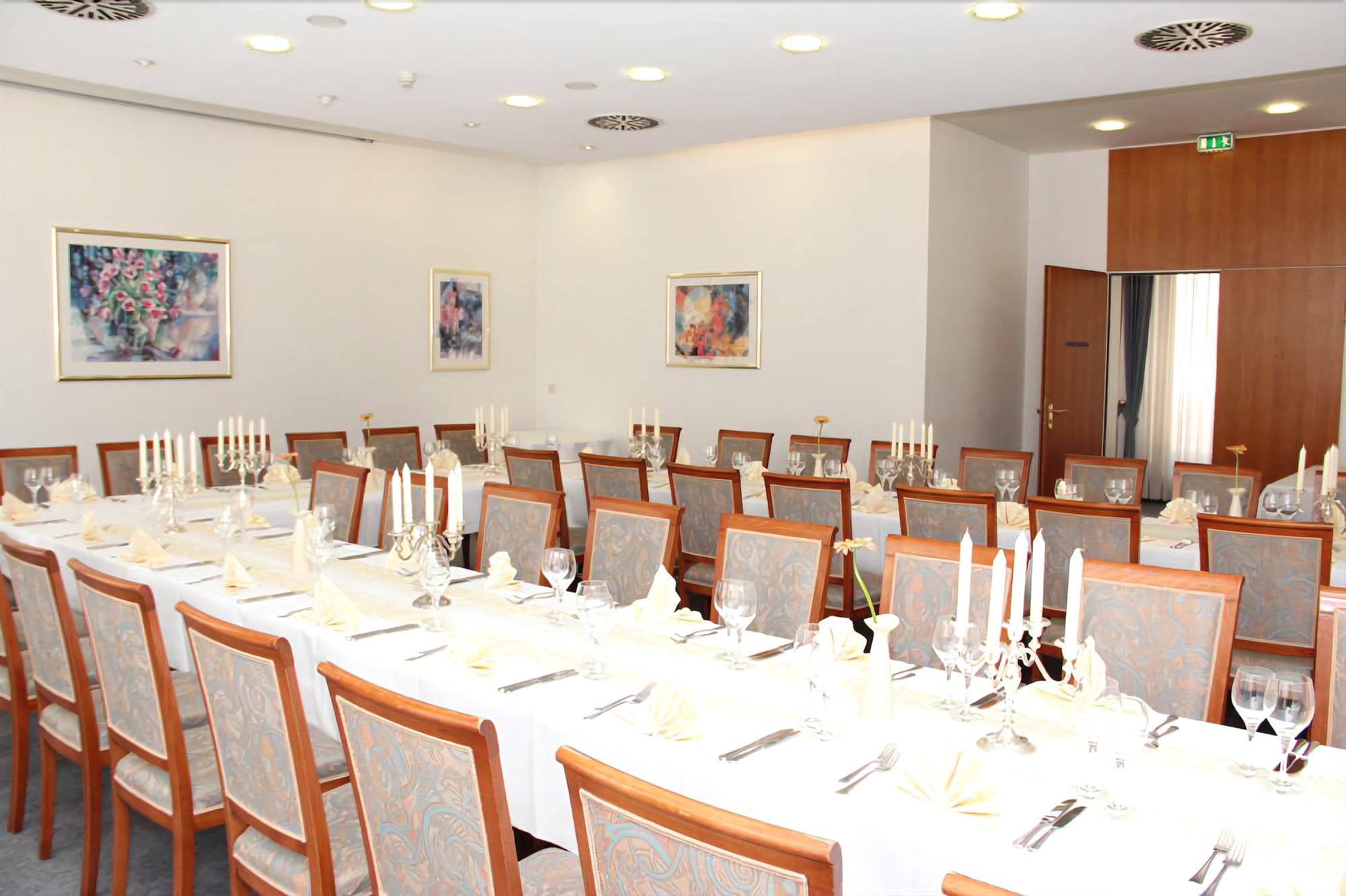 Hotel Ascania Aschersleben Ngoại thất bức ảnh